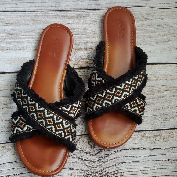 Universal Thread Shoes - Universal Thread Slides Size 9.5